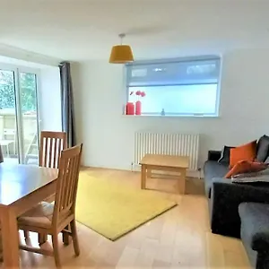 2 Bedroom Victorian Garden Flat Londres